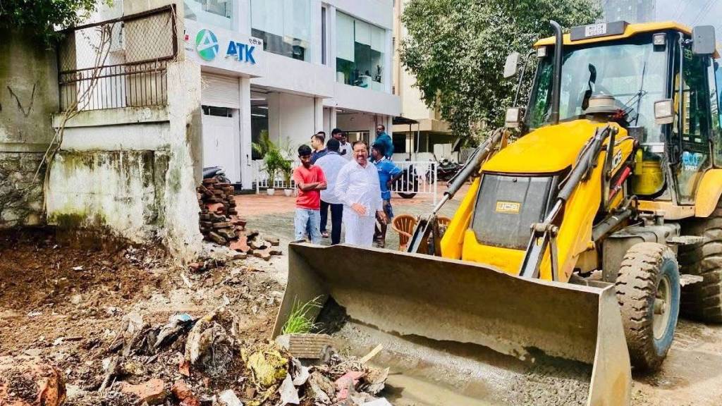 Work on road Nanaware Chowk Baner area pune pune municipal corporation traffic congestion