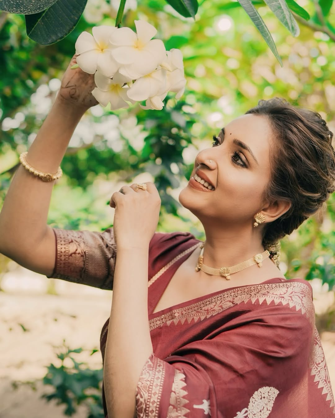 Rupali Bhosle Blue Saree Peacock Blouse Look