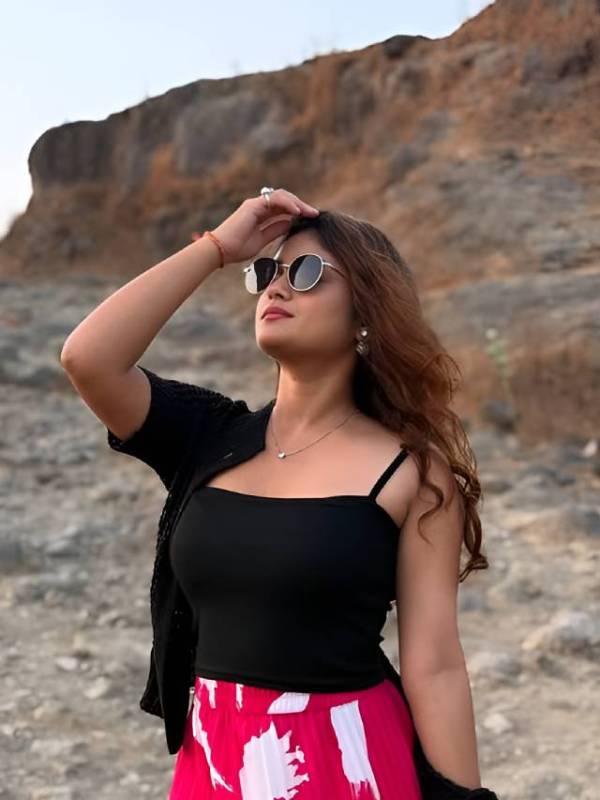 Sanjana kale stylish look