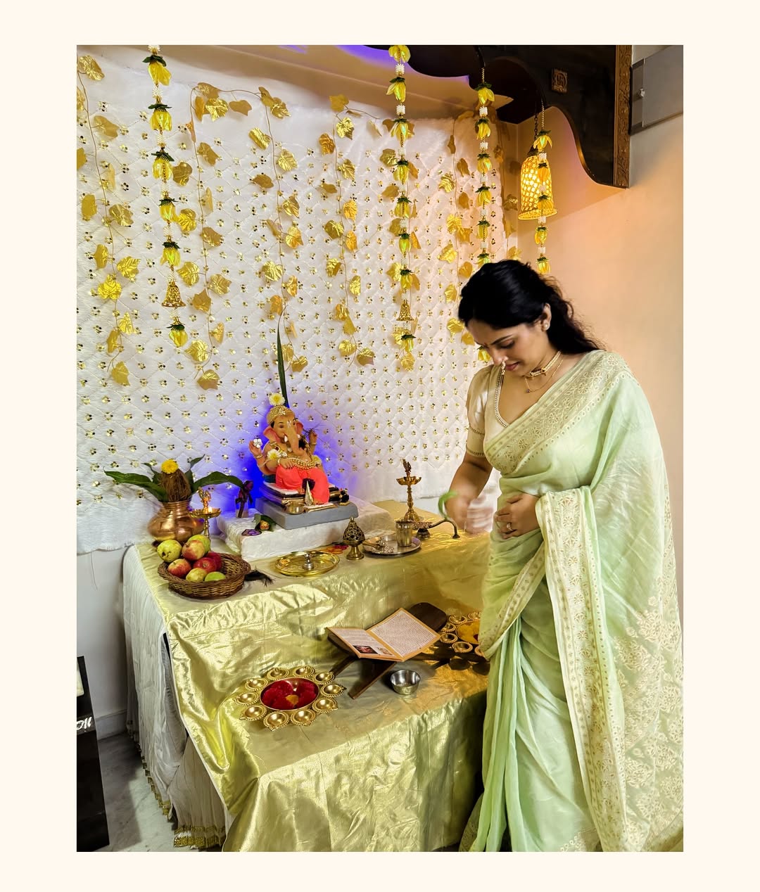 marathi actress pallavi patil home ganpati