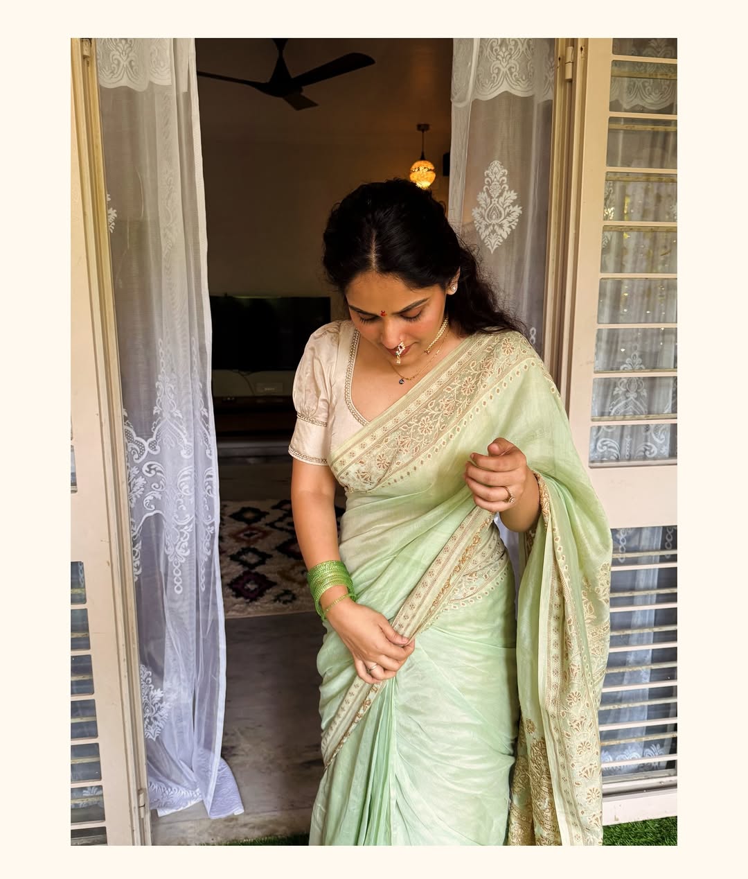 marathi actress pallavi patil home ganpati