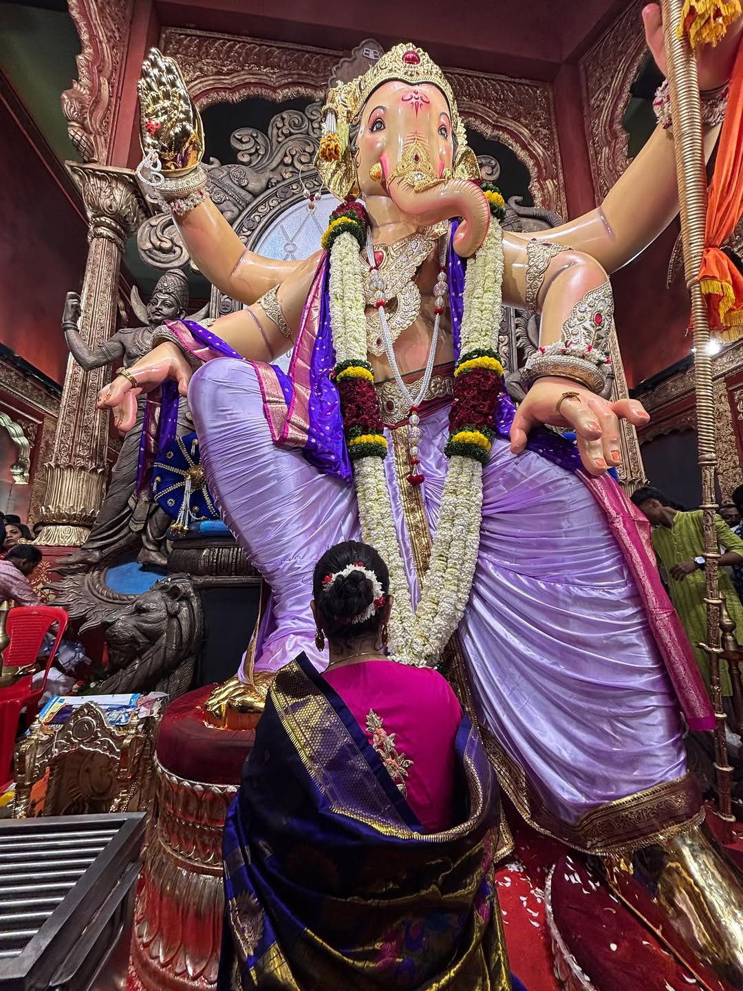 marathi actress sayali Sanjeev mumbai Ganpati darshan