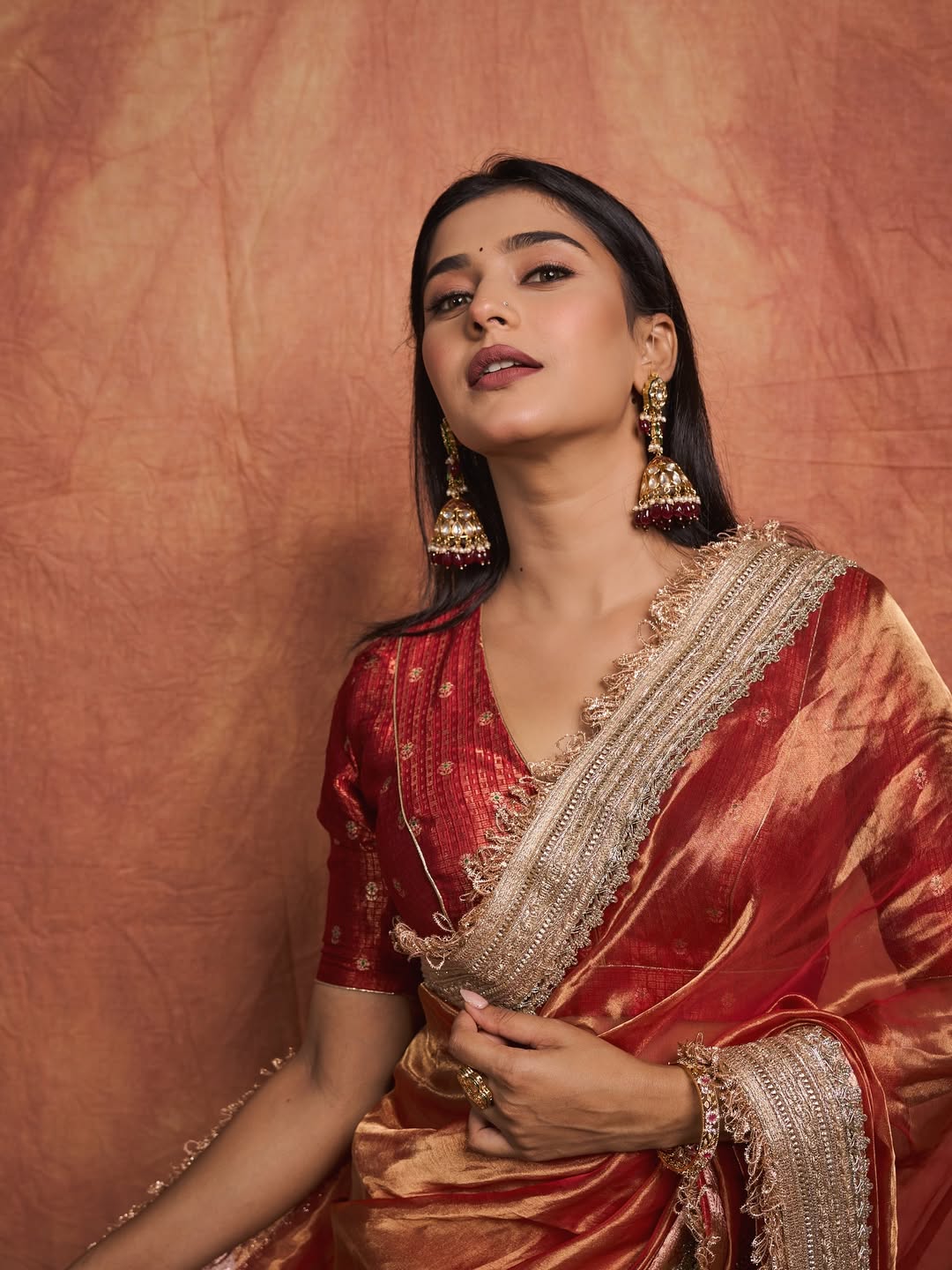 Shivani Mundhekar Saree Glamorous Look