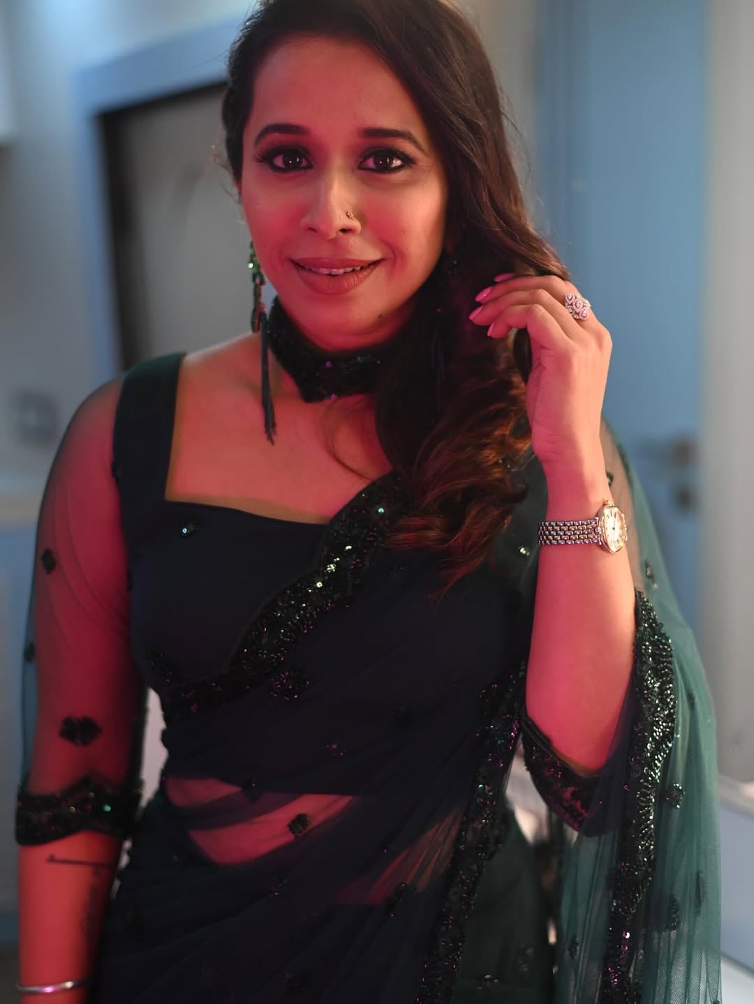 Shreya Bugde Sheth Glamorous Look