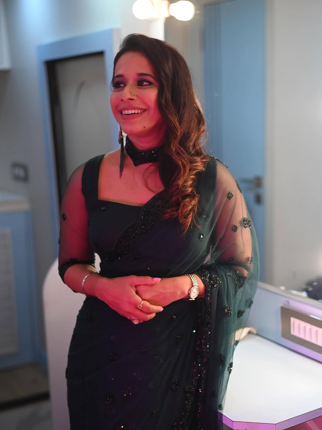 Shreya Bugde Sheth Glamorous Look