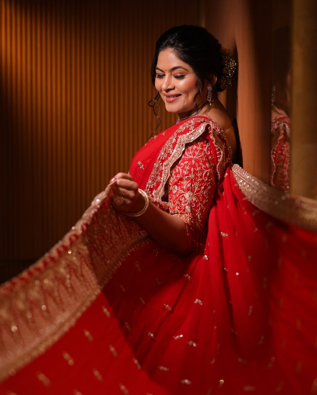 Shweta Shinde Red Designer Saree Look Navratri 2025