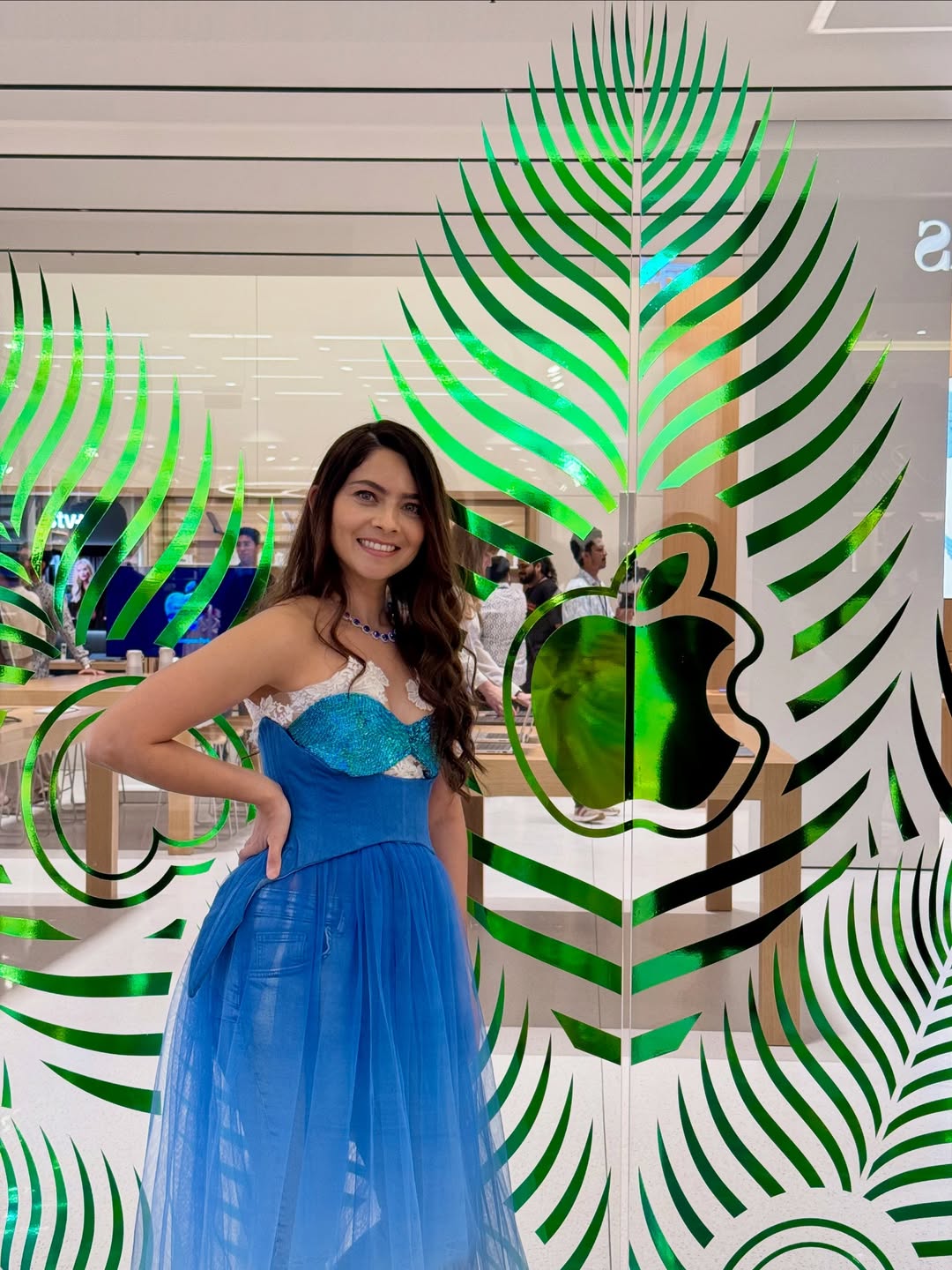 Sonalee Kulkarni Apple Store Launch In Pune