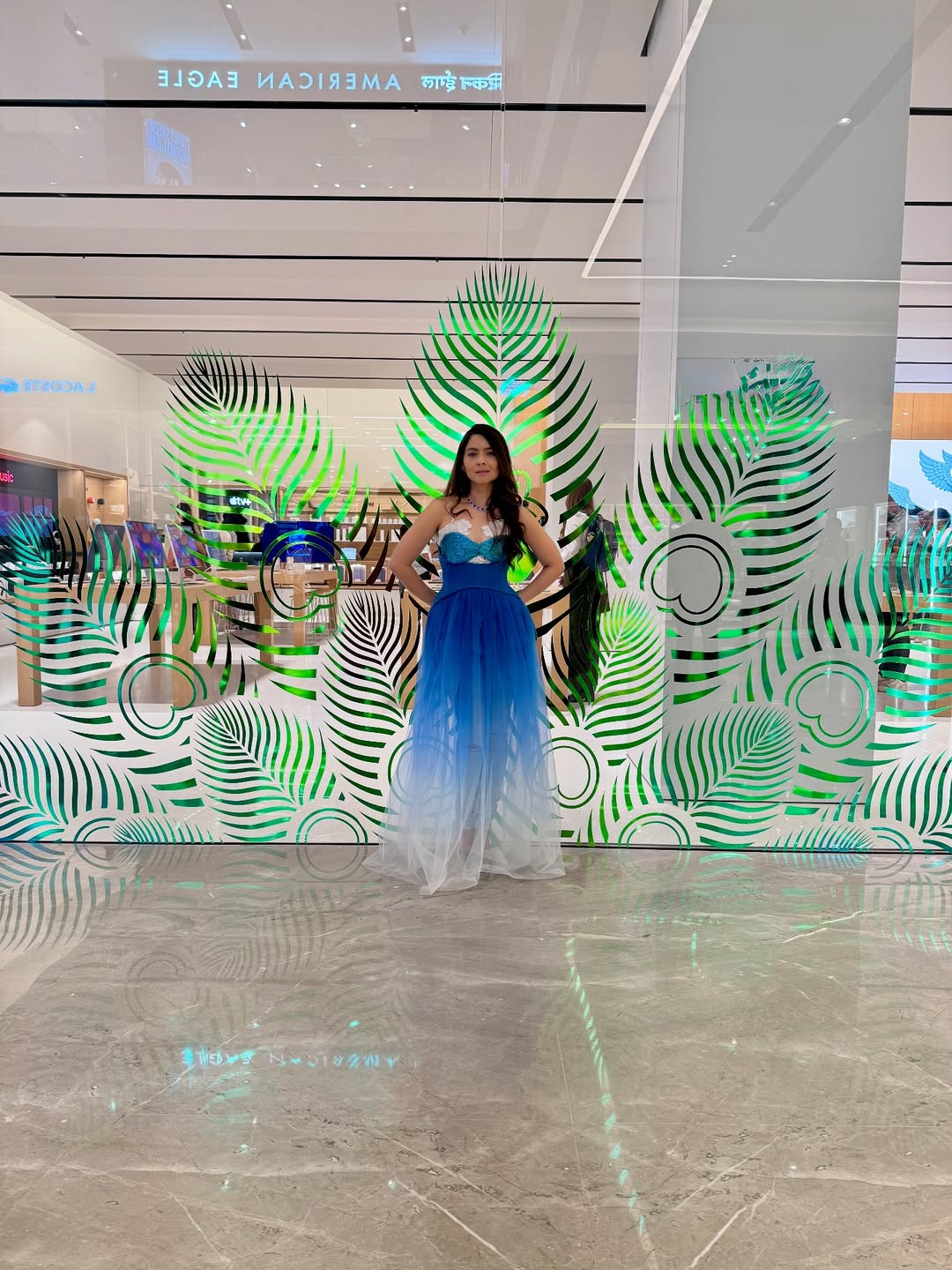 Sonalee Kulkarni Apple Store Launch In Pune