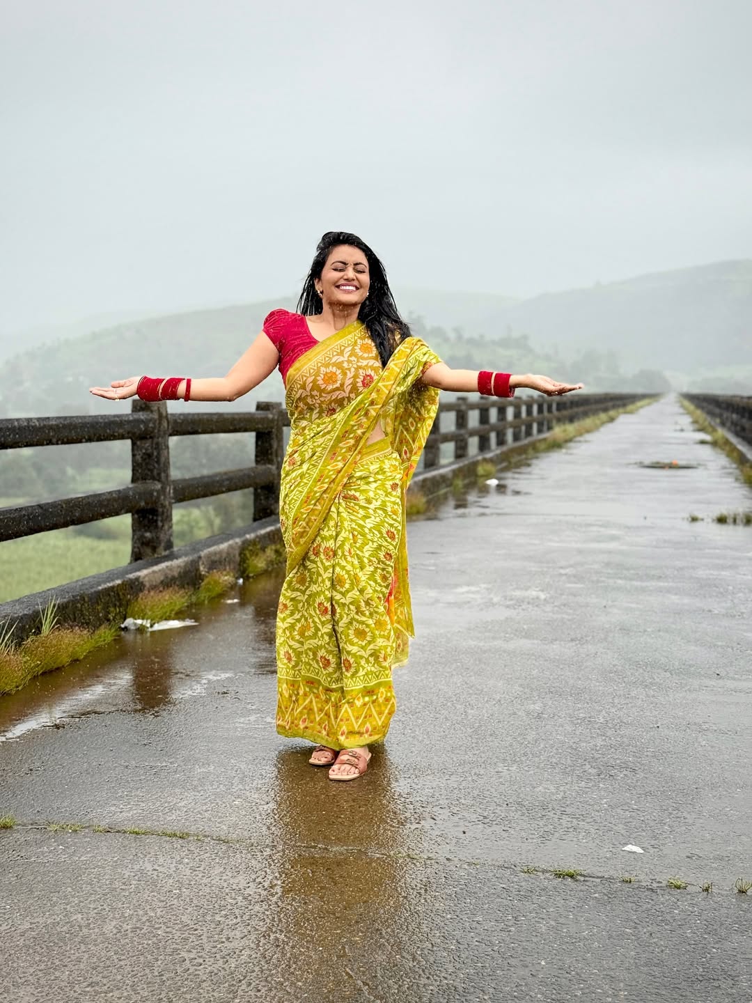 Sonali Patil romantic photoshoot in rain wearing beautiful saree