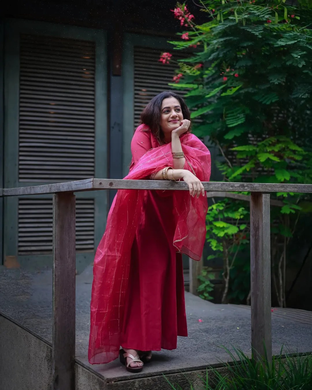 Spruha Joshi Pink Anarkali Dress Look