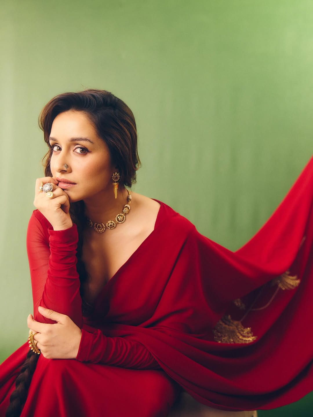 Stree 2 actress shraddha Kapoor at thama trailer release event in red saree stree look