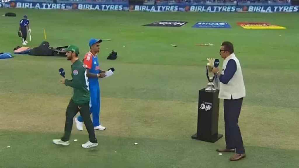 Suryakumar Yadav Not Shake Hands With Pakistan Captain Salman Agha