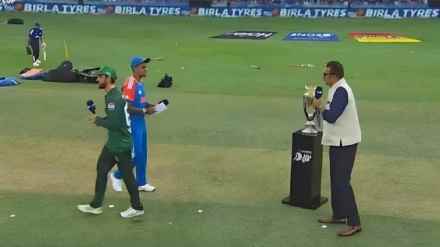 Suryakumar Yadav Not Shake Hands With Pakistan Captain Salman Agha