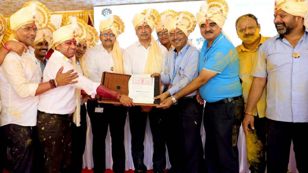 Tata Motors and Tata Motors Employees Union complete wage revision agreement for employees pune print news