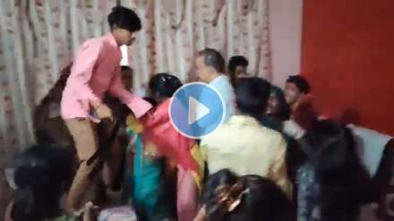 UP Husband Wife Fight Viral Video