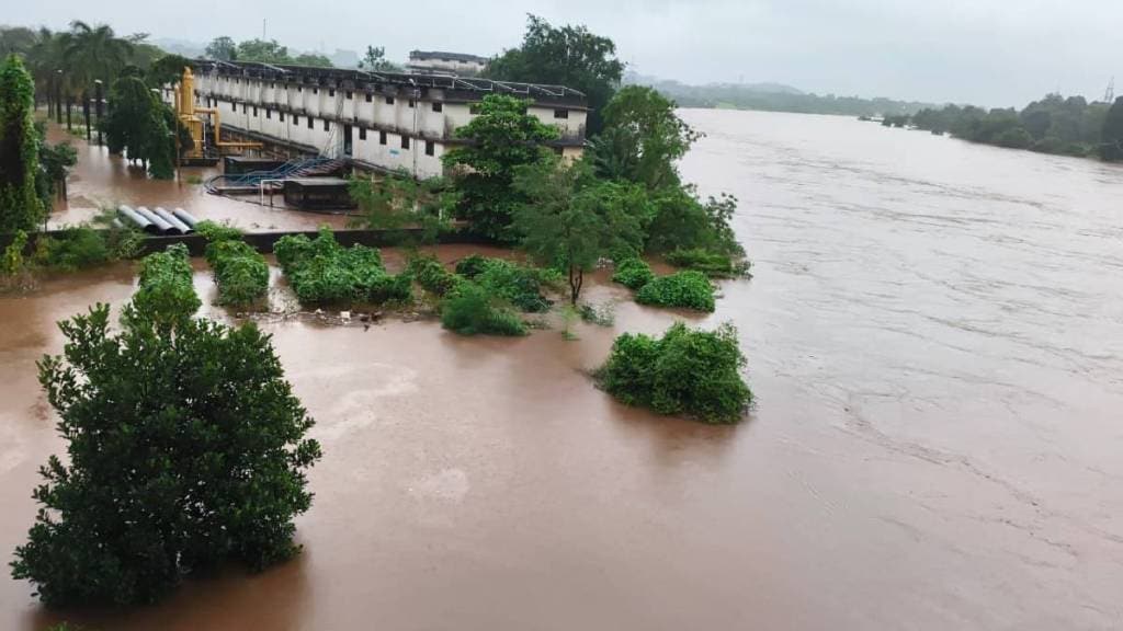 The Ulhas River bank recreation center.