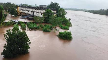 The Ulhas River bank recreation center.