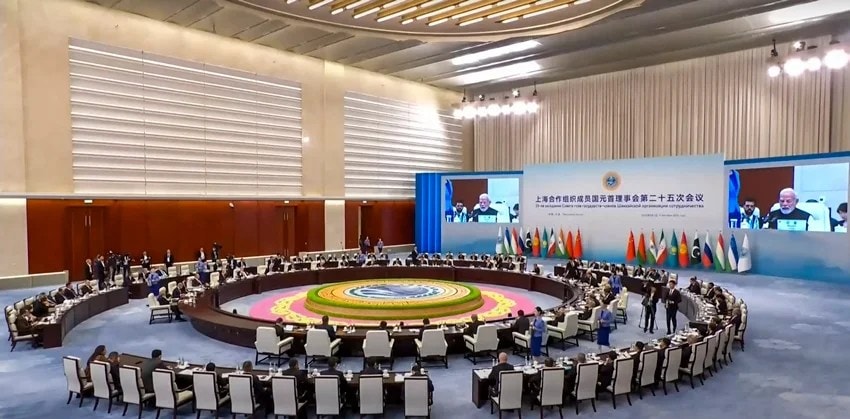 sco summit 2025 modi putin friendship steals the spotlight xi jinping smiles