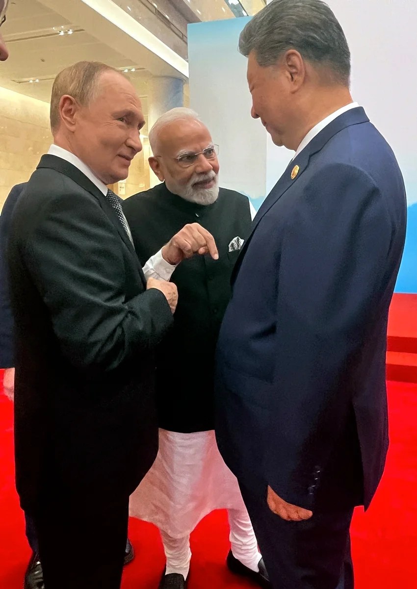 sco summit 2025 modi putin friendship steals the spotlight xi jinping smiles