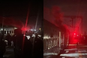 Valsad Fast Passenger Engine Fire boisar kelve western railway