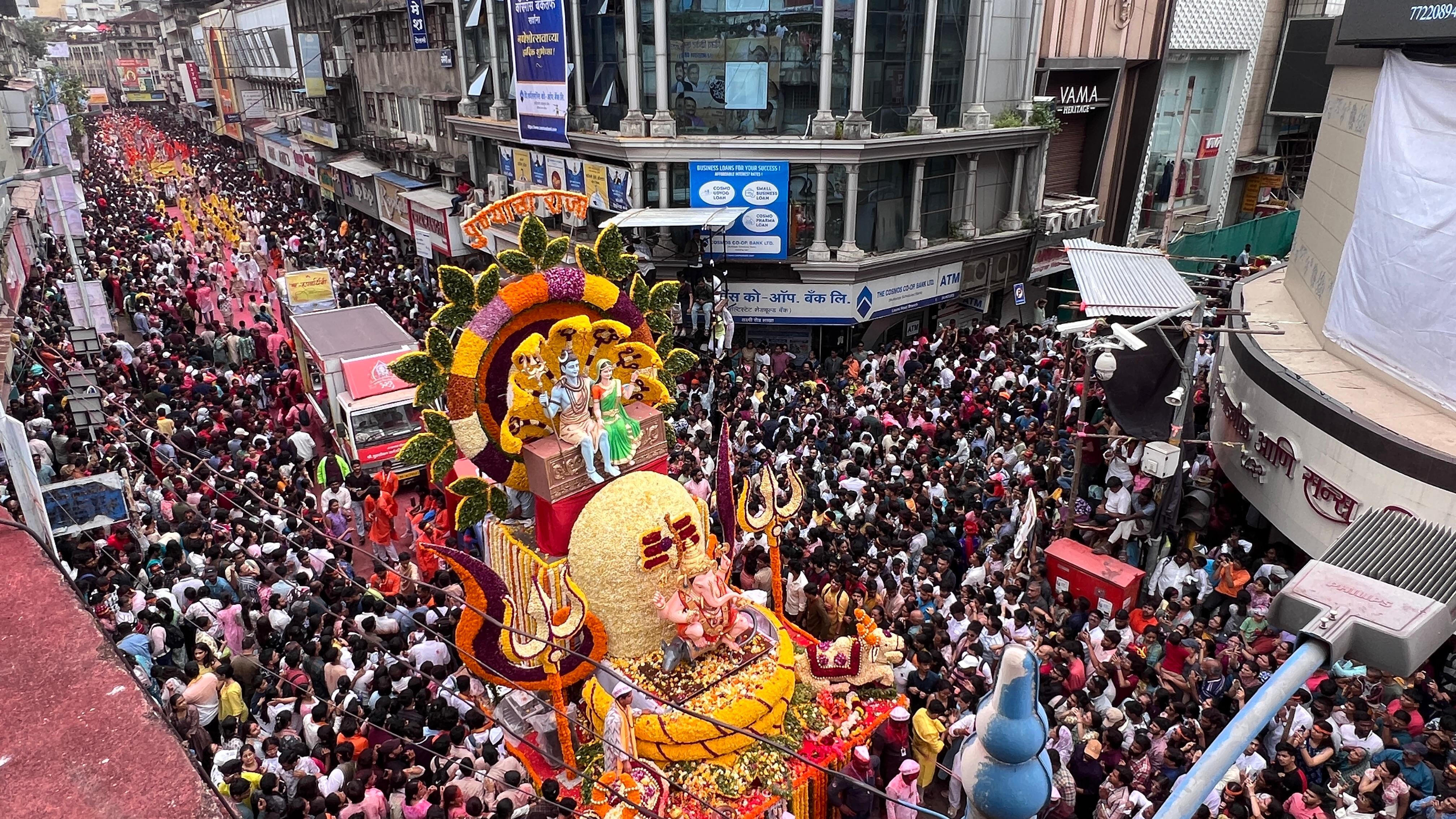 pune ganesh visarjan 2025