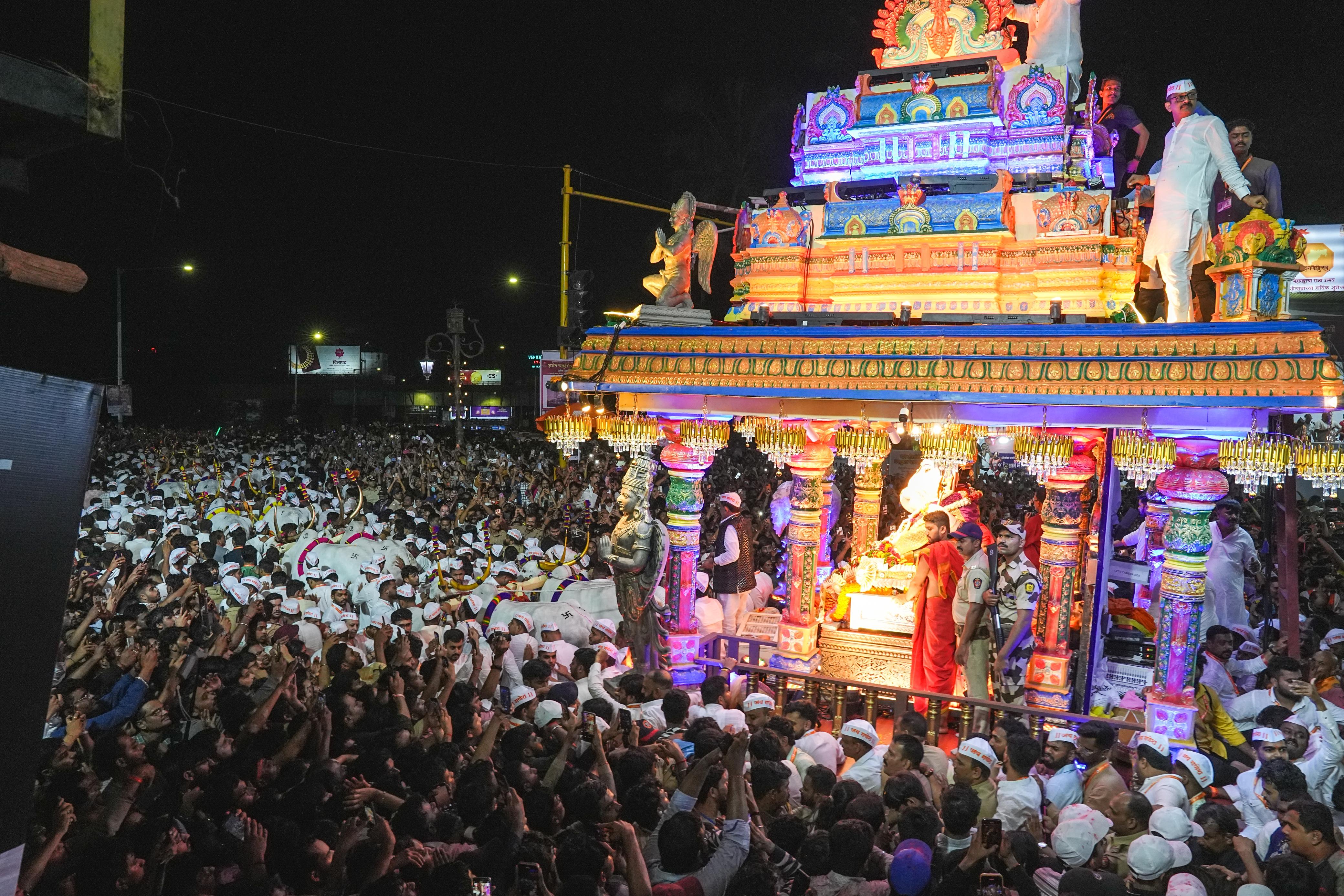 shreemantdagdusheth halwai ganpati visarjan 2025