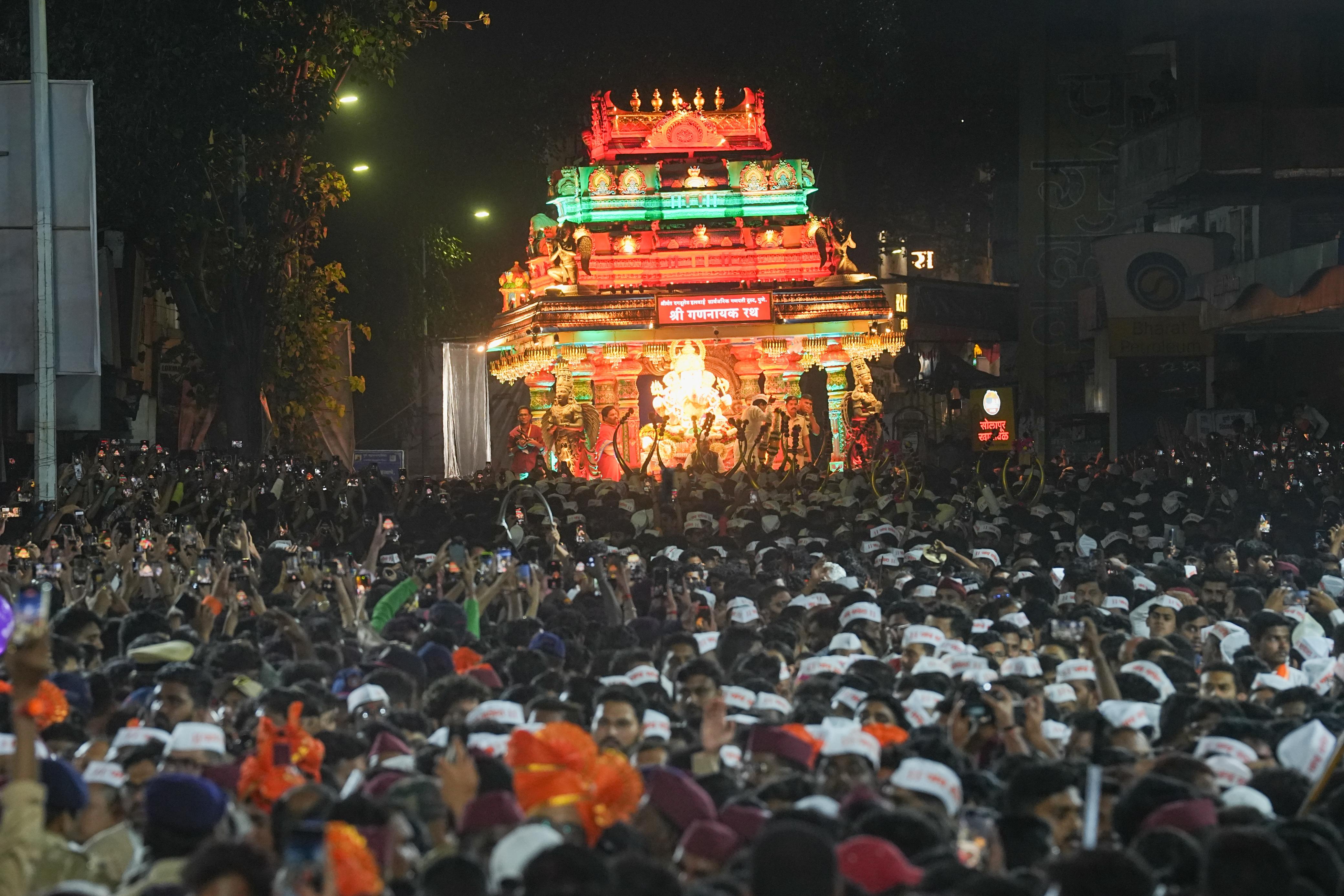 shreemantdagdusheth halwai ganpati visarjan 2025