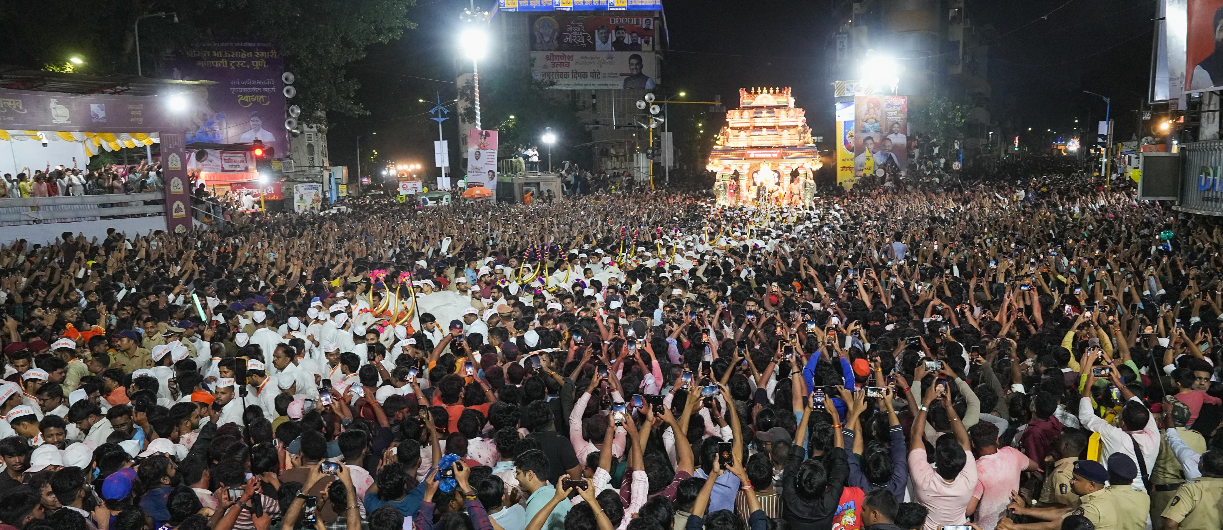 shreemantdagdusheth halwai ganpati visarjan 2025