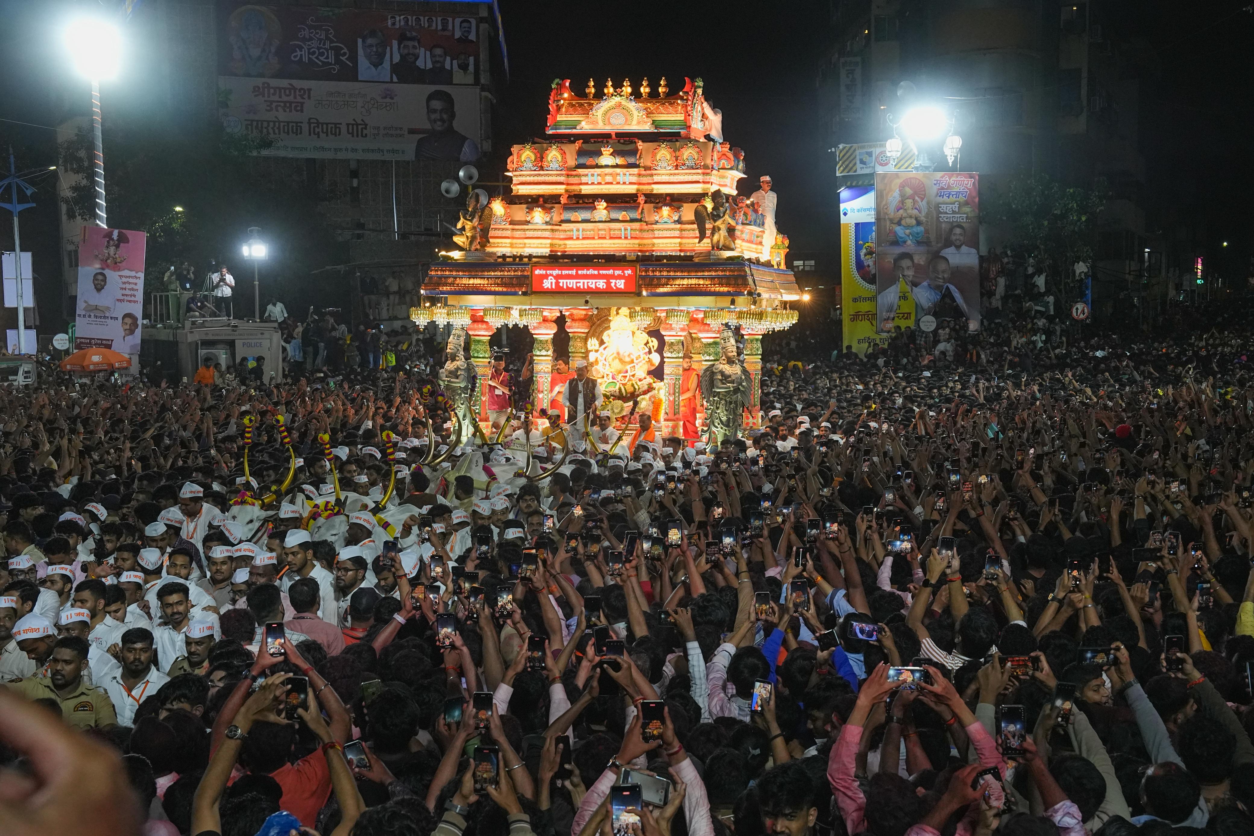 shreemantdagdusheth halwai ganpati visarjan 2025