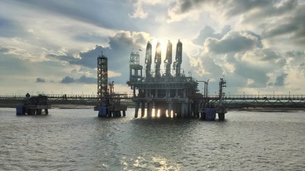 Nagpur gas pipeline, Vidarbha natural gas supply, Dabhol LNG terminal, Adani Dhamra Port gas,