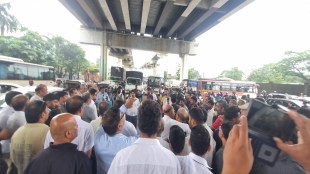 Ghodbunder Road traffic, Thane traffic congestion, Ghodbunder potholes, Thane road protests, Ghodbunder heavy vehicle route,