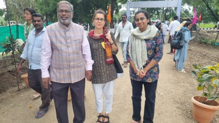 Scientists England Akola cotton research, organic cotton Akola, sustainable cotton farming, Akola cotton production, Manchester University cotton research, Indian organic cotton, cotton farming collaboration,