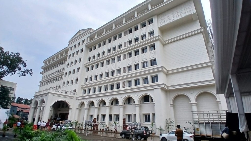 Nashik District Court inauguration, new court building Nashik, Nashik judiciary expansion, Nashik parking building opening, judicial capacity Nashik, Maharashtra court news,