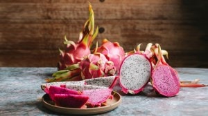Healthy Living: पांढरा की गुलाबी? कोणते ड्रॅगन फ्रूट खाल्ल्याने शरीराला होतात अनेक फायदे?
