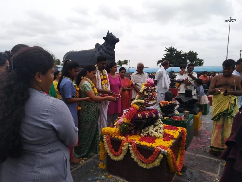 discover the temple of crores of shivlingas in karnataka