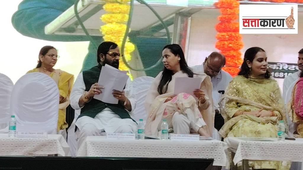 dispute raigad guardian minister Settlement between minister aditi Tatkare Bharat Gogawale