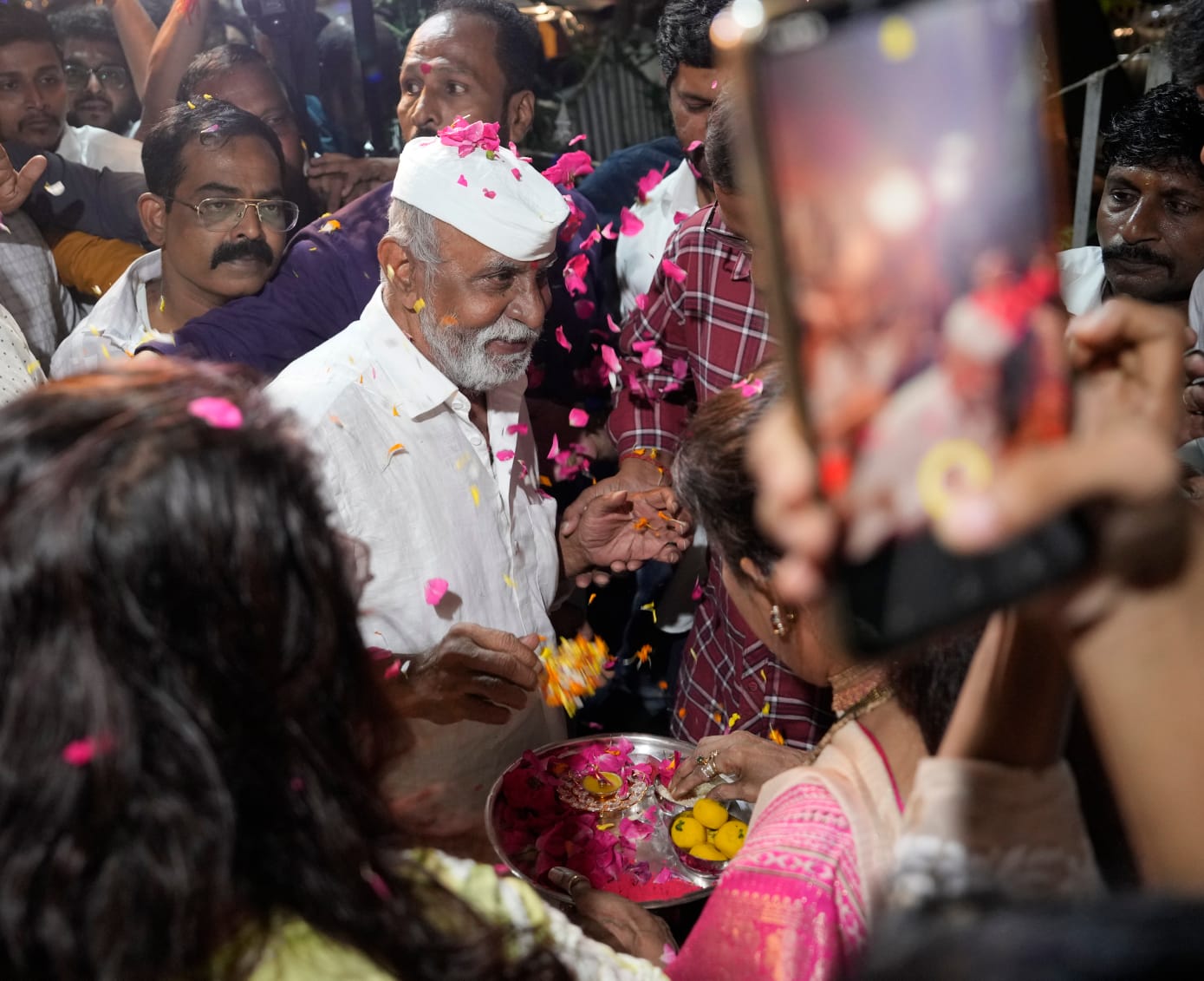 arun gawli released from nagpur central jail see photos