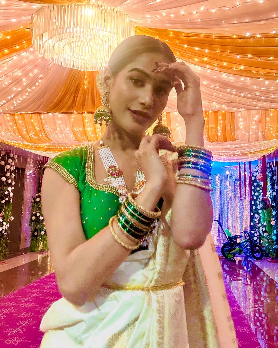 bold actress Poonam Pandey in traditional look
