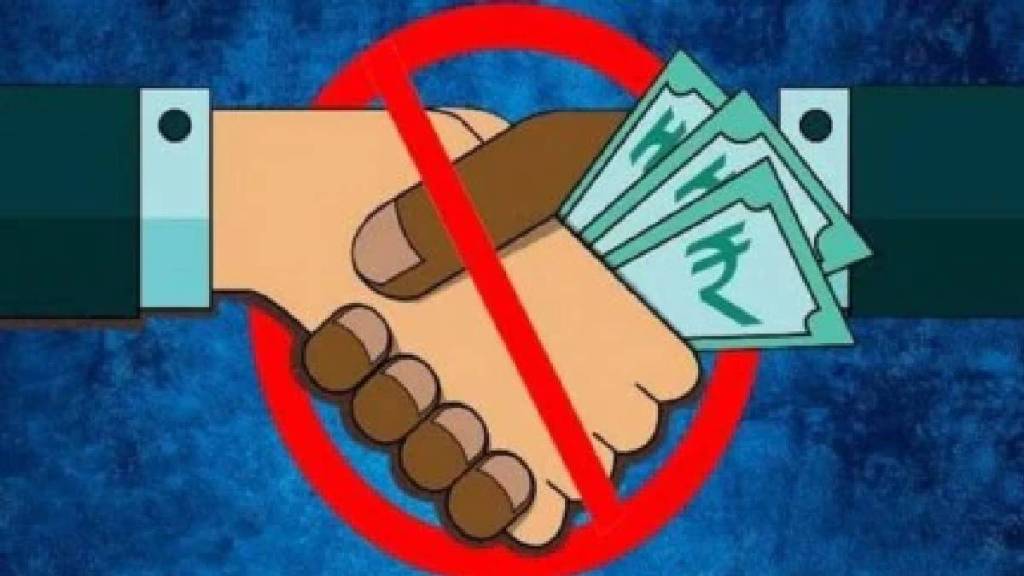Akola ACB traps revenue officer in bribery case
