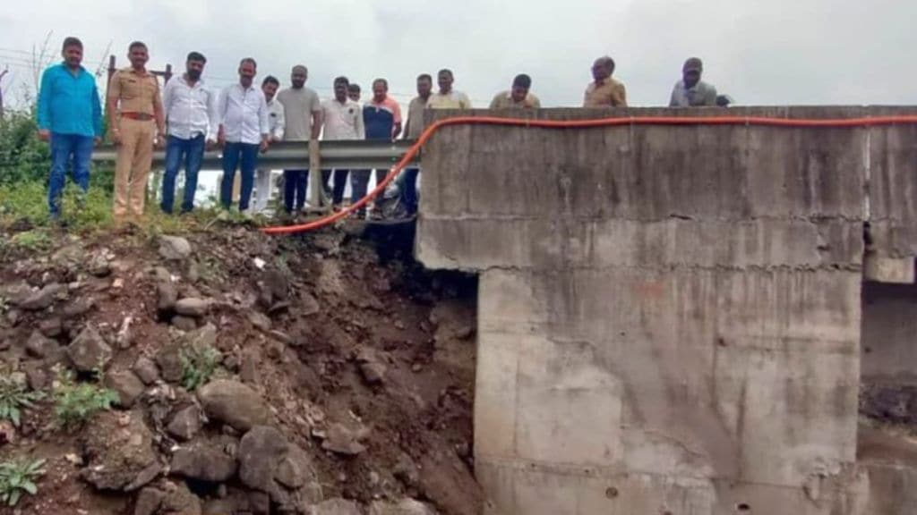 Karad Shivde bridge collapse
