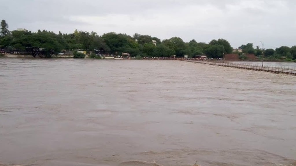 kopargaon flood news loksatta,