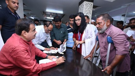 nitin Gadkari meeting with heart patients