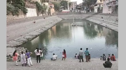 Religious rituals in Banganga Lake