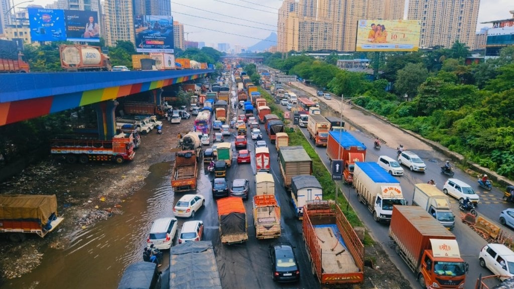Bhiwandi road traffic jam