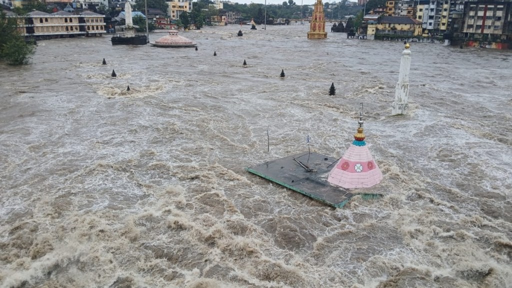 nashik heavy rainfall Dutondya Maruti under water