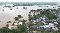 Solapur Flood News: सोलापुरात पूर ओसरला, संकटे कायम