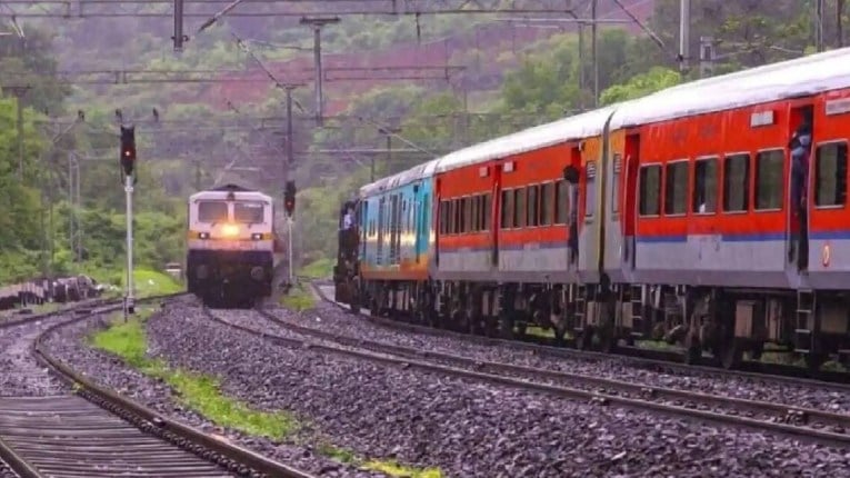 धम्मचक्र प्रवर्तन दिनानिमित्त पुणे-नागपूर विशेष रेल्वे गाडी