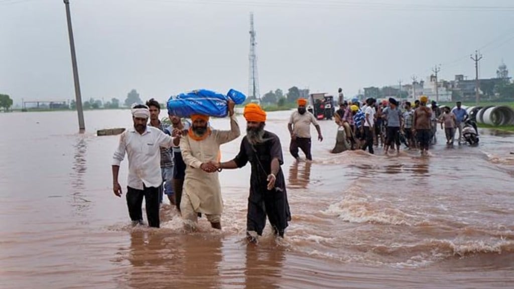 delhi Yamuna river danger alert