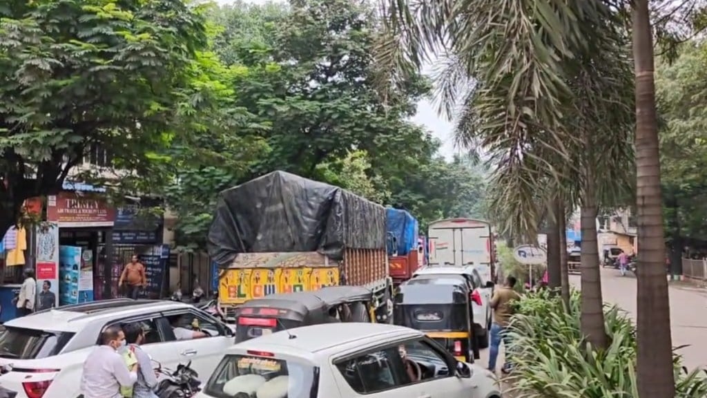 kalyan murbad road huge traffic jam