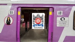 VIDEO: स्वयंचलित दरवाजा असलेला महिला लोकल डबा तयार… महाव्यवस्थापकांकडून पाहणी